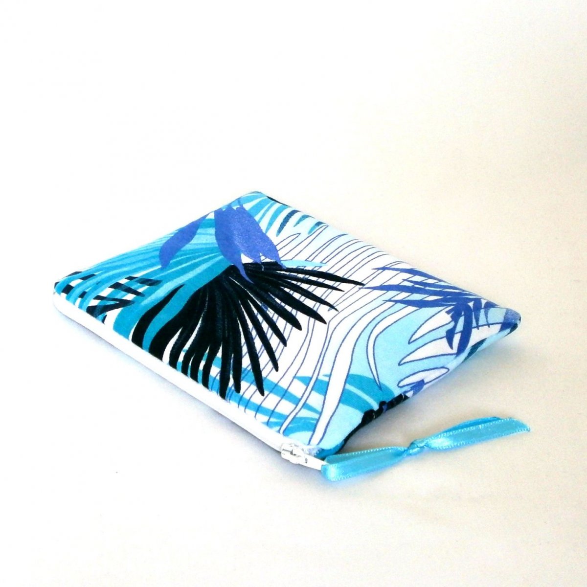 Pouzdro tyrkysová tráva