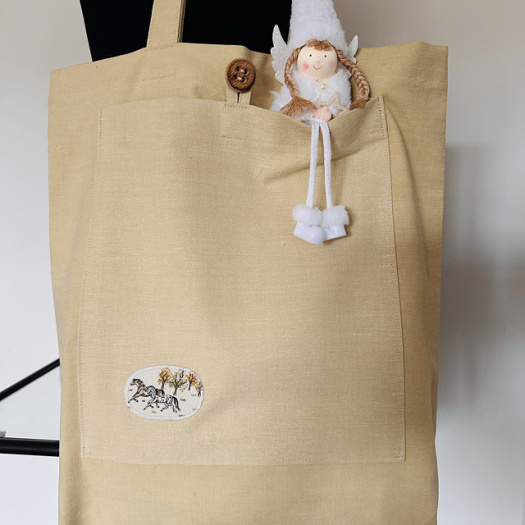 béžovka s koníkama