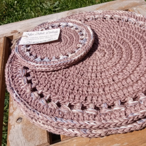 Háčkované prostírání s podtácky - sada béžová