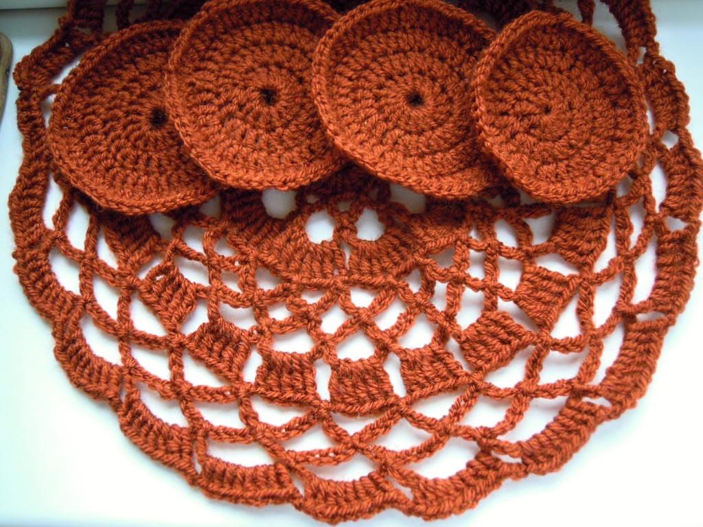 Háčkované prostírání