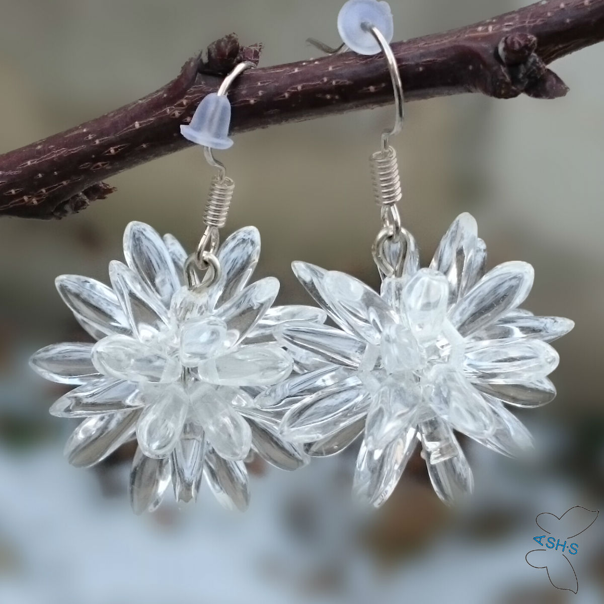 Bílý průhledný ježura