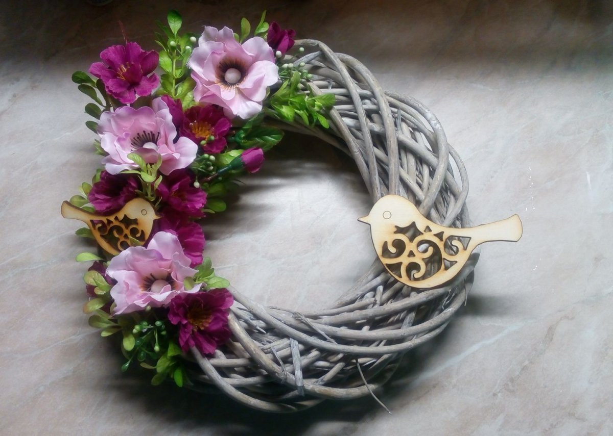 Jarní věnec s ptáčky