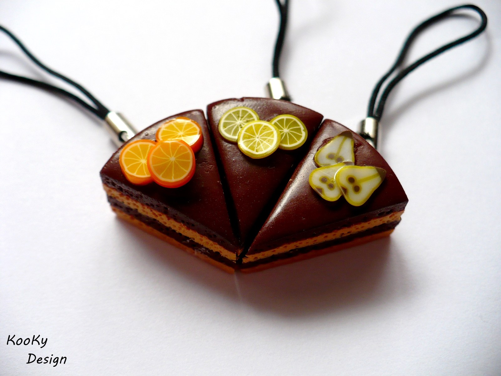 Přívěsek na mobil - dortík 