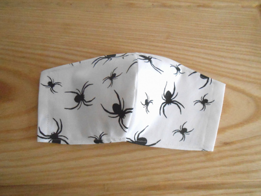 Rouška bílá s černými pavoučky