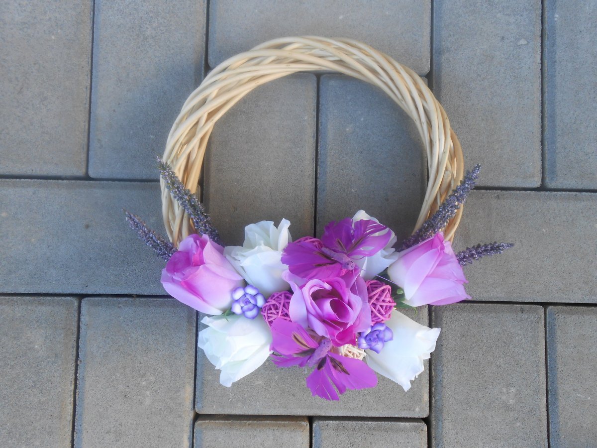 Věnec s fialovými motýlky 25/14