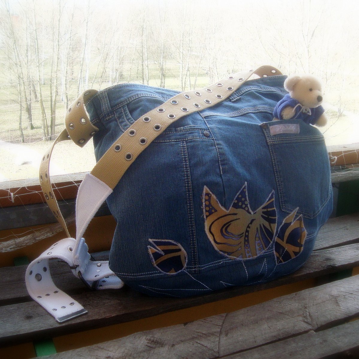 Džínovka s tulipány