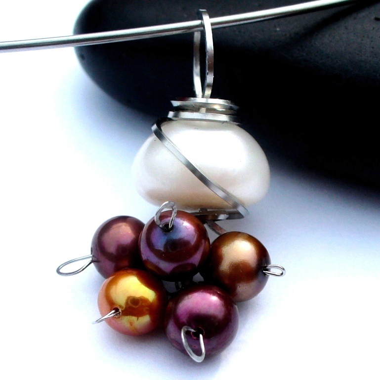 NÁHRDELNÍK Medůza Irunkadji