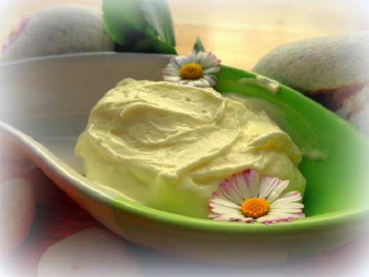 Pleťový a tělový krém sedmikráskový