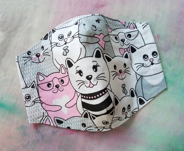 Rouška dvouvrstvá Bílá kočičí - skladem