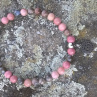 náramek: rodonit + symbol čakra