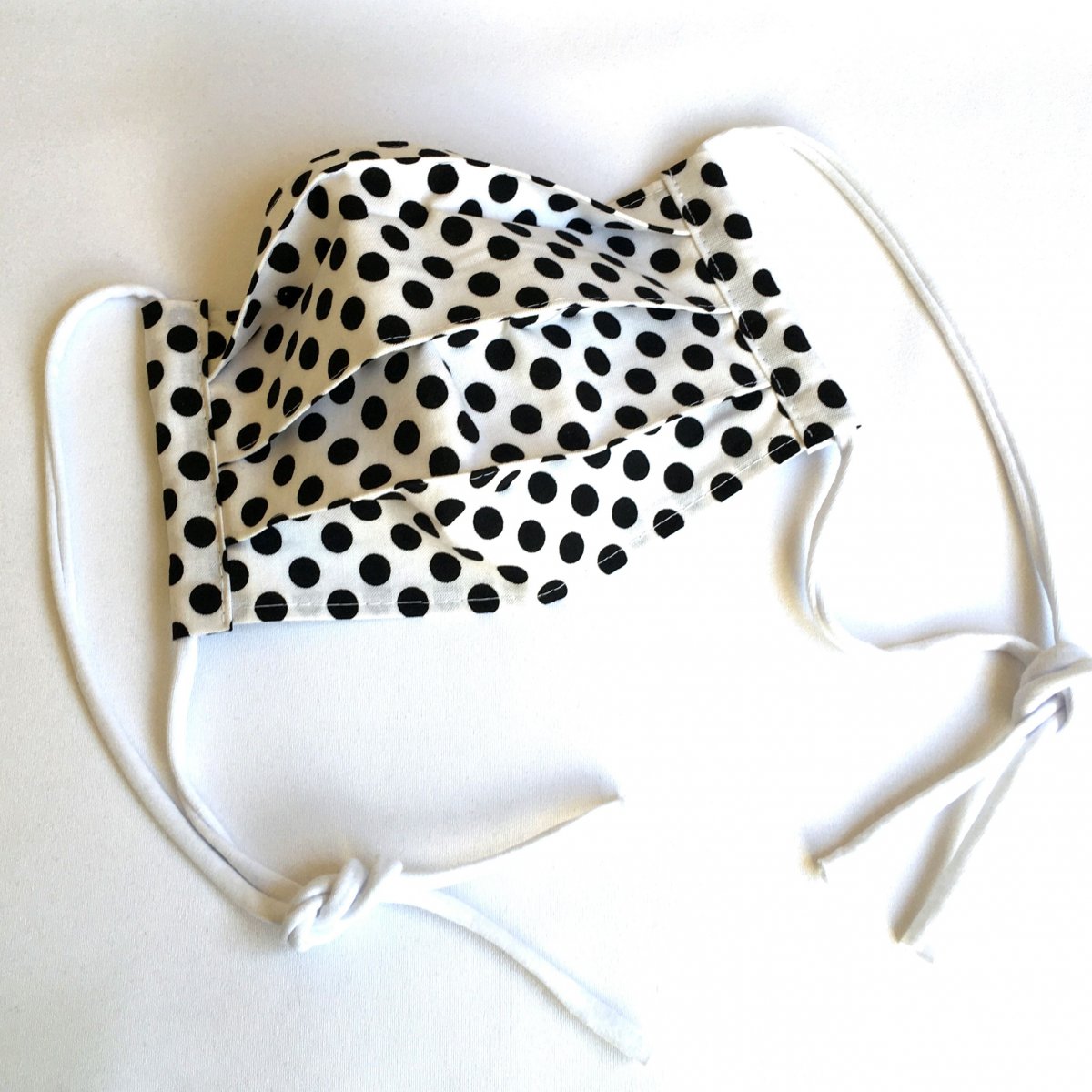 Rouška 1-vrstvá - černé puntíky na bílé  