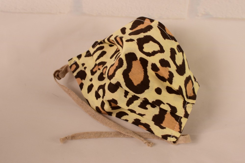 Rouška vhodná i pro seniory bez zavazování