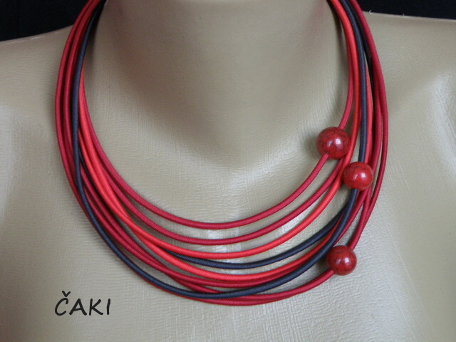 Do červena, náhrdelník