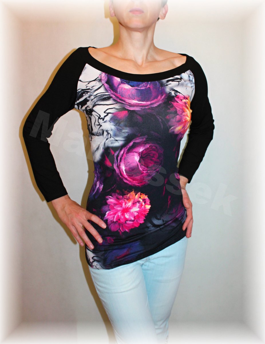 Triko s květy i krátký rukáv