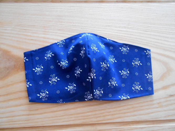 Rouška modrá s kytičkami (129/20)