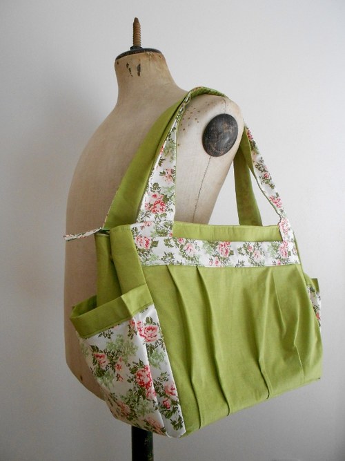 Rose garden... multifunkční taška s 12 kapsami