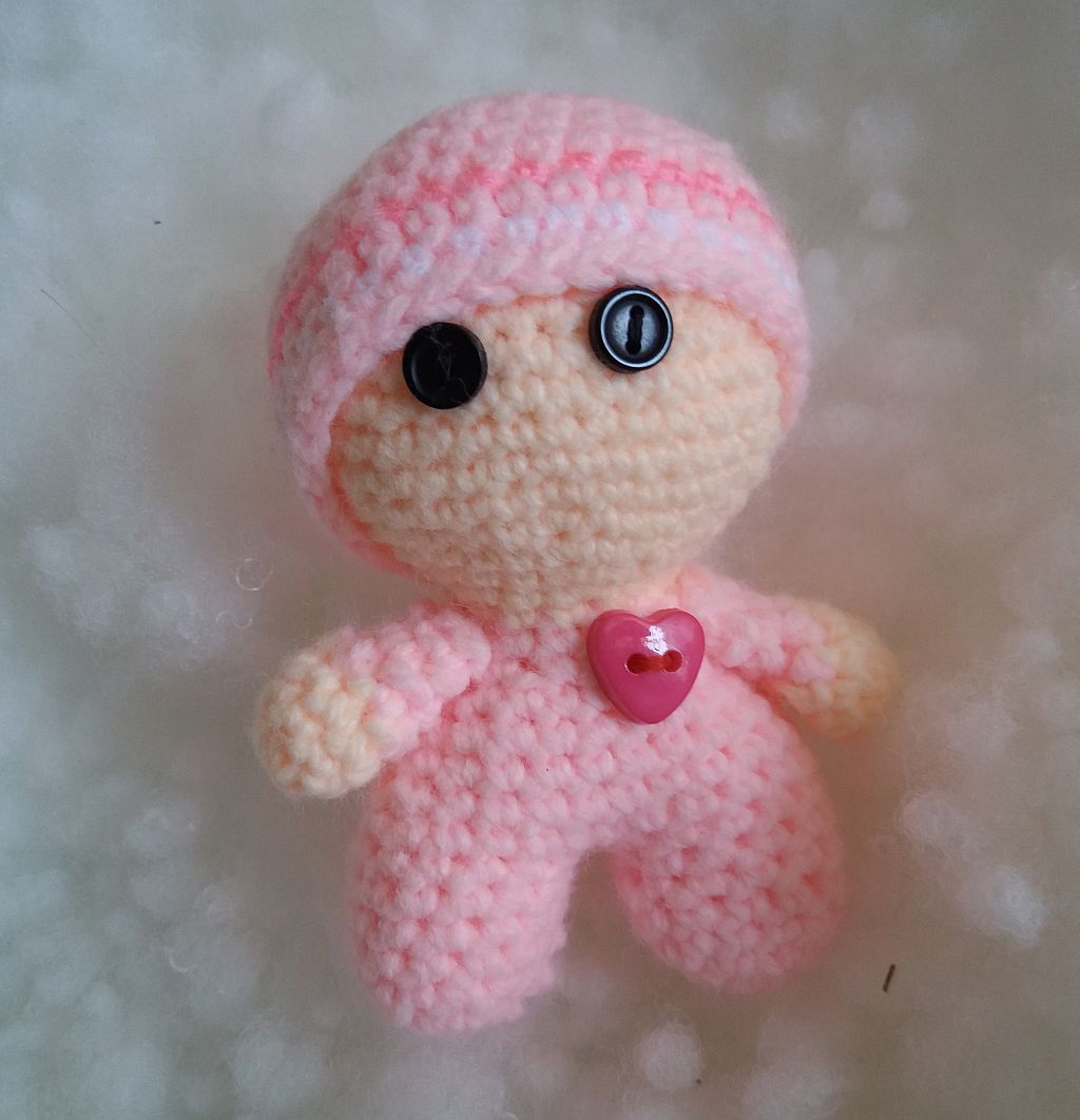 Háčkovaný 'človíček' Růženka
