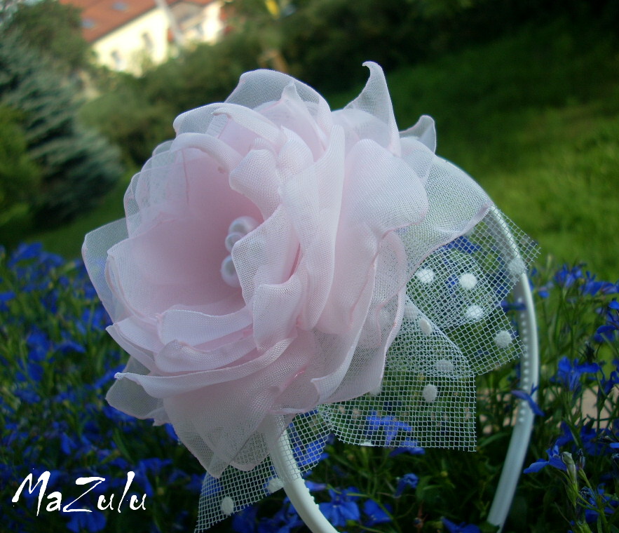 nežná, letní čelenka