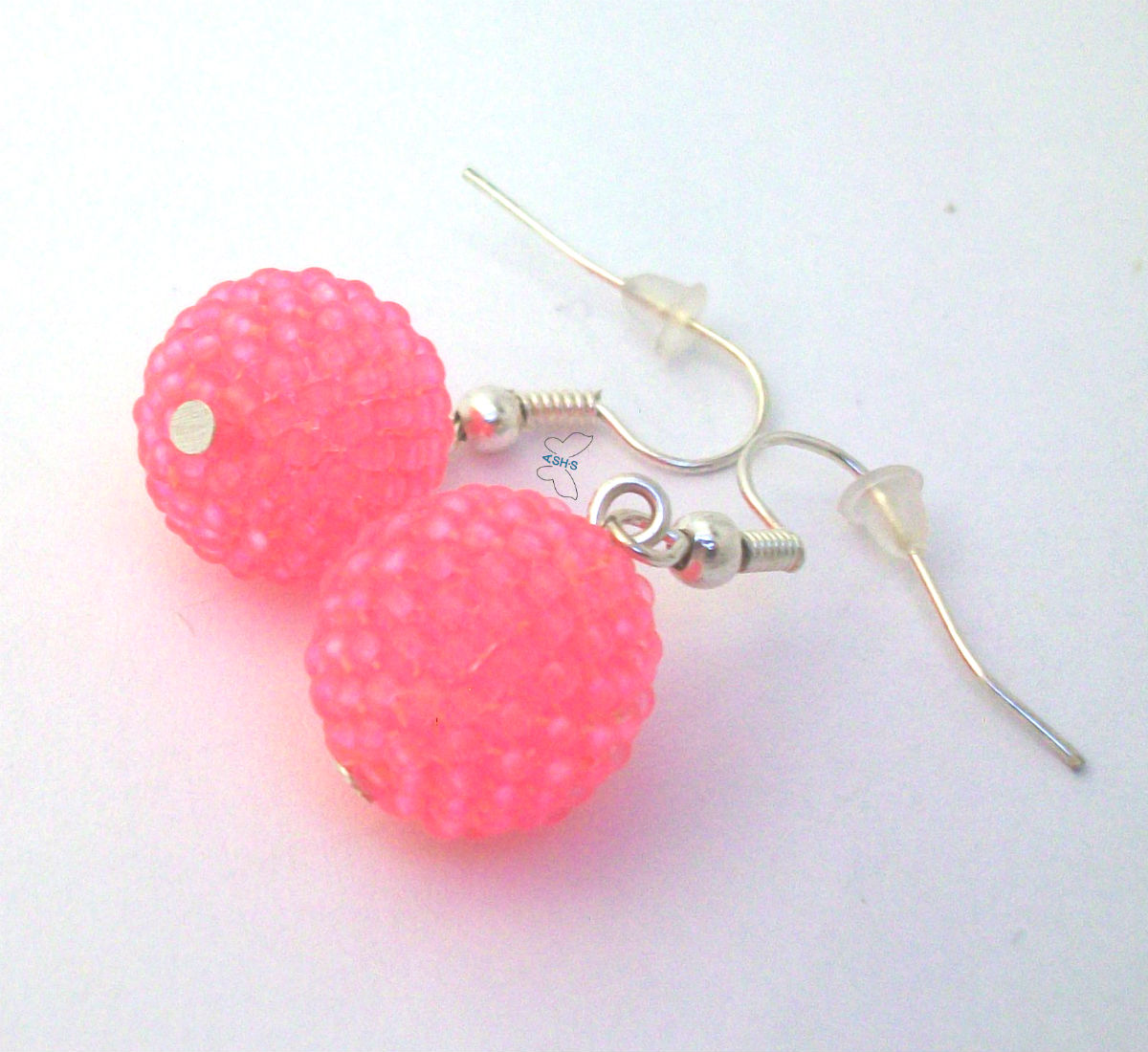 Růžové neonové kuličky