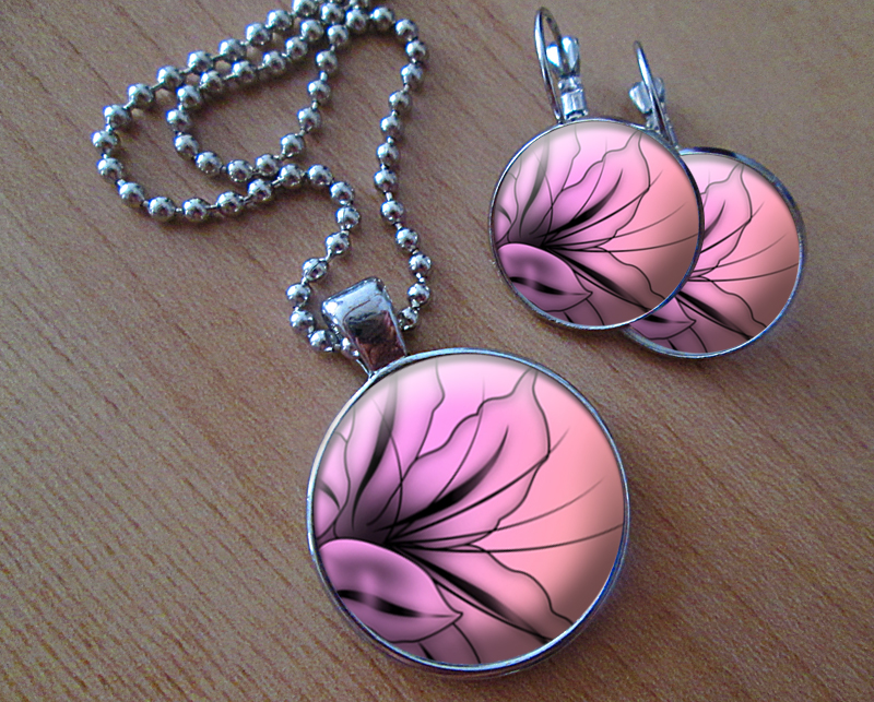 Sada náušniček a přívěsku 