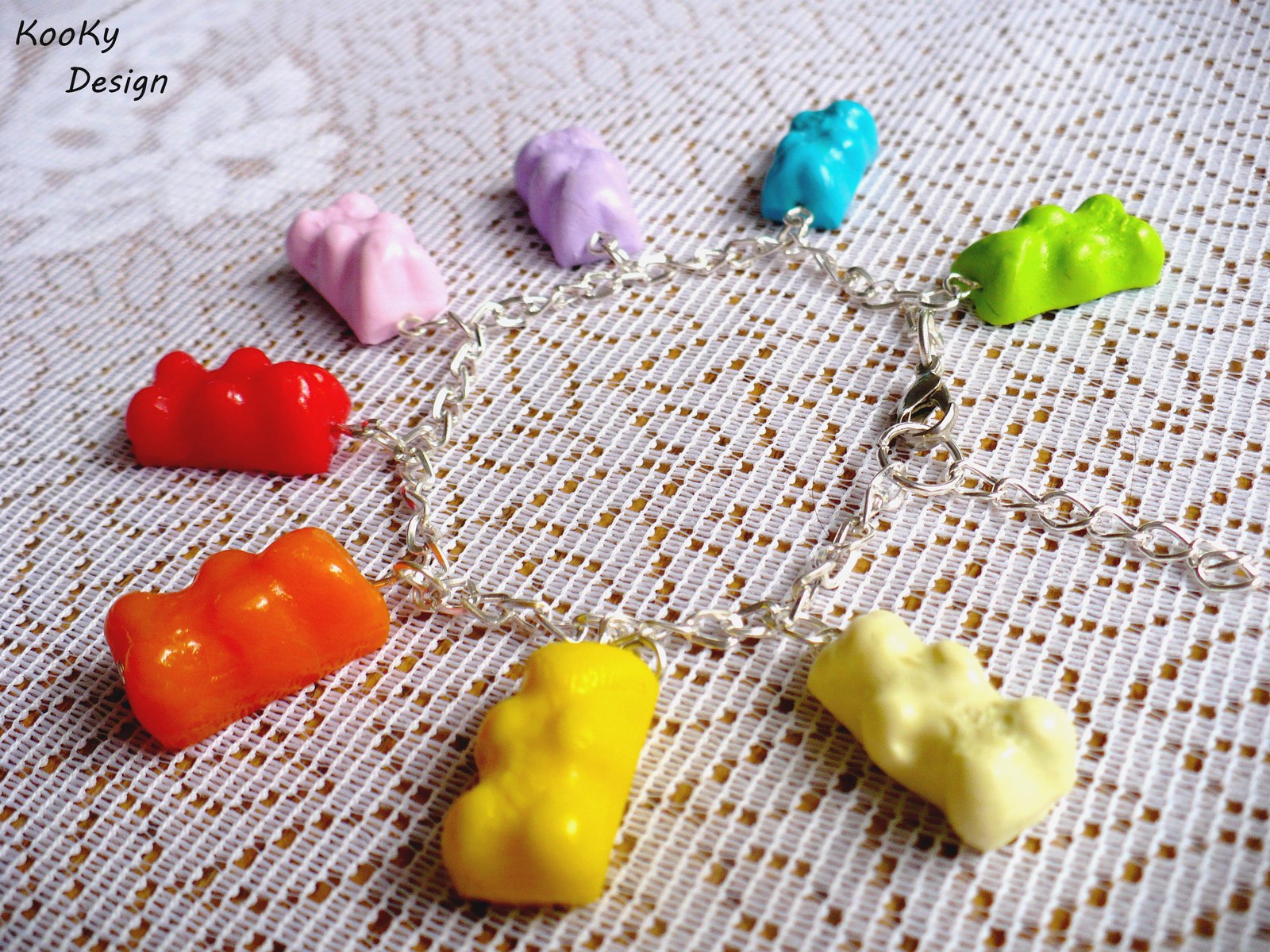 Náramek s gumovými medvídky