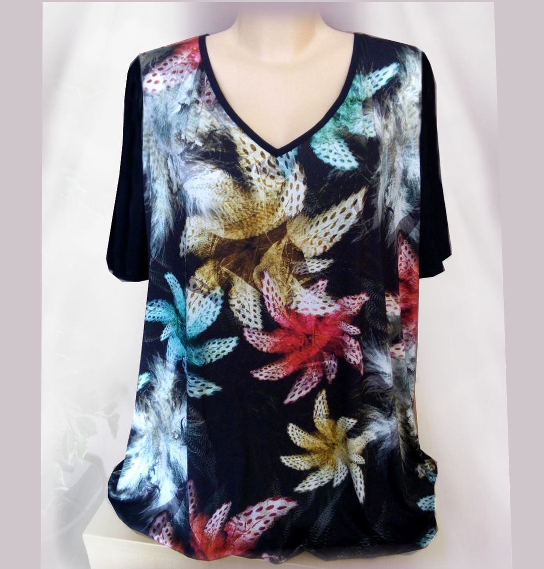 TUNIKA S BAREVNÝMI PEŘÍČKY