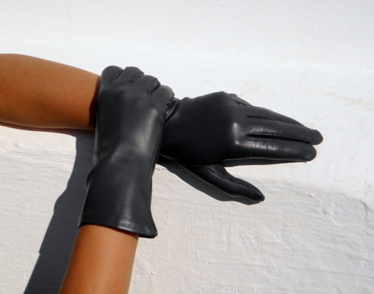 Šedé dámské kožené rukavice s hedvábnou podšívkou