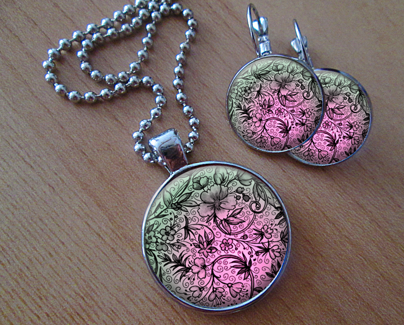 Sada náušniček a přívěsku 