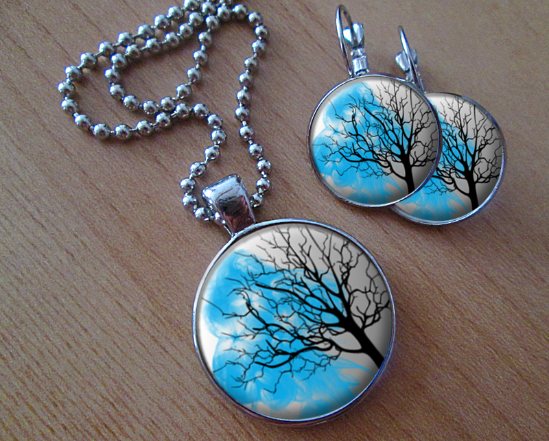 Sada náušniček a přívěsku 