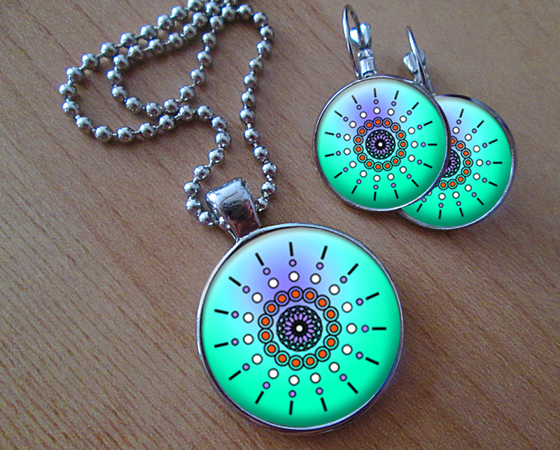 Sada náušniček a přívěsku 