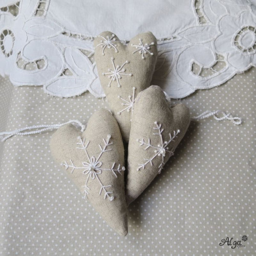 Dekorační ručně vyšívané srdíčko - sada 3 ks