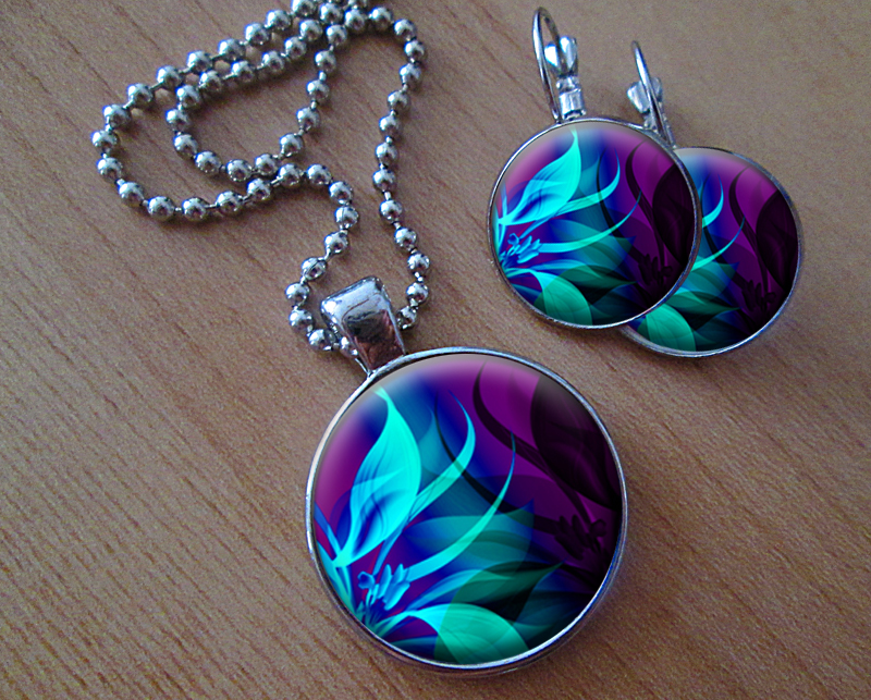 Sada náušniček a přívěsku 