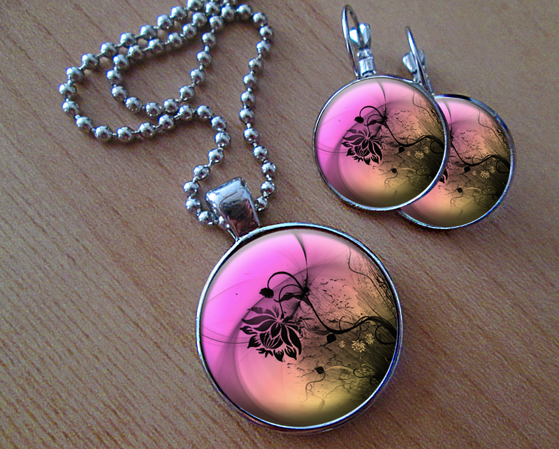 Sada náušniček a přívěsku 