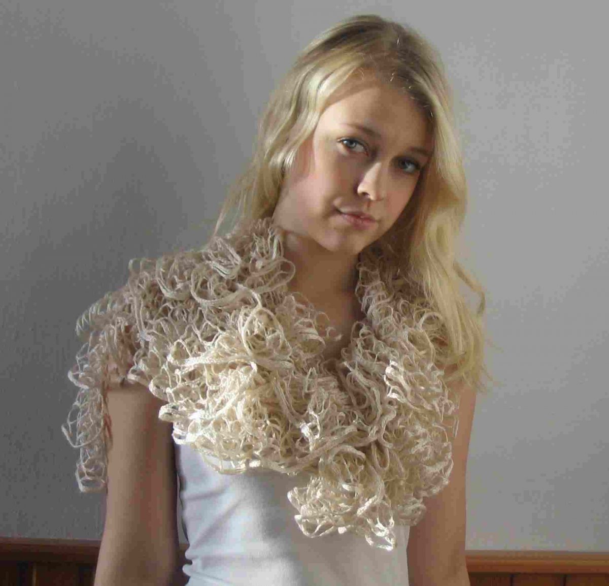 Volánková šála-smetanová