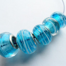 Vinutá perla - světle modrá s bílou  