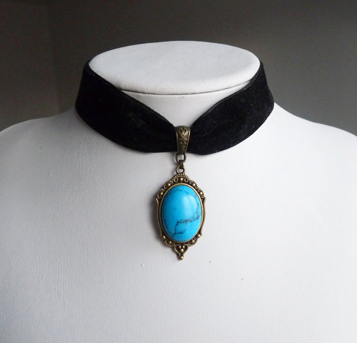 Sametový obojek s tyrkenitem