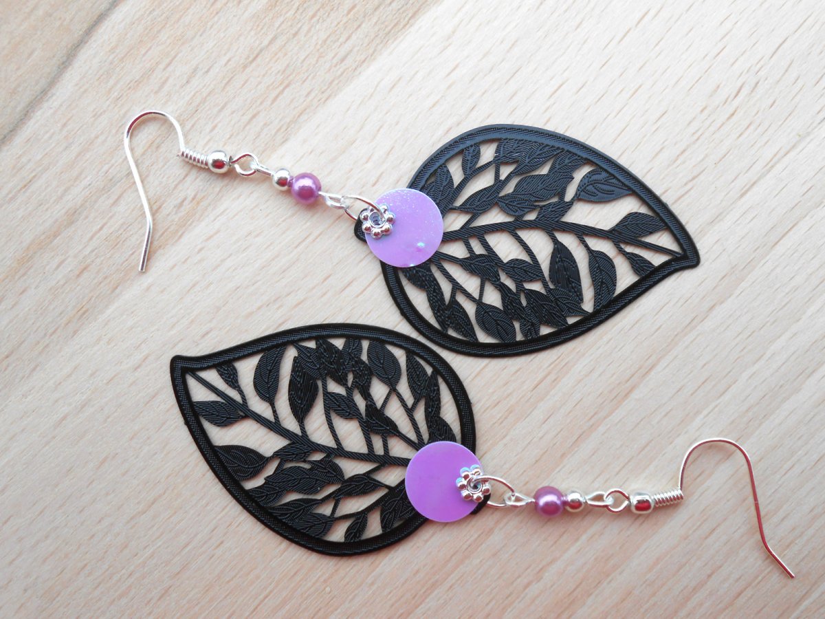 Náušnice lístky černé (800/15)