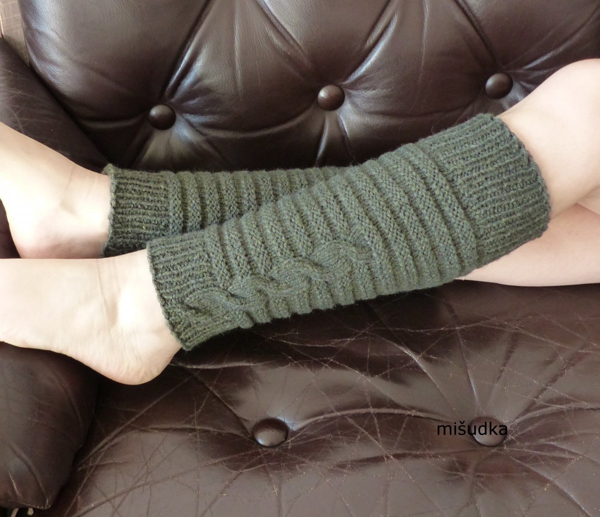 šedé návleky na nohy