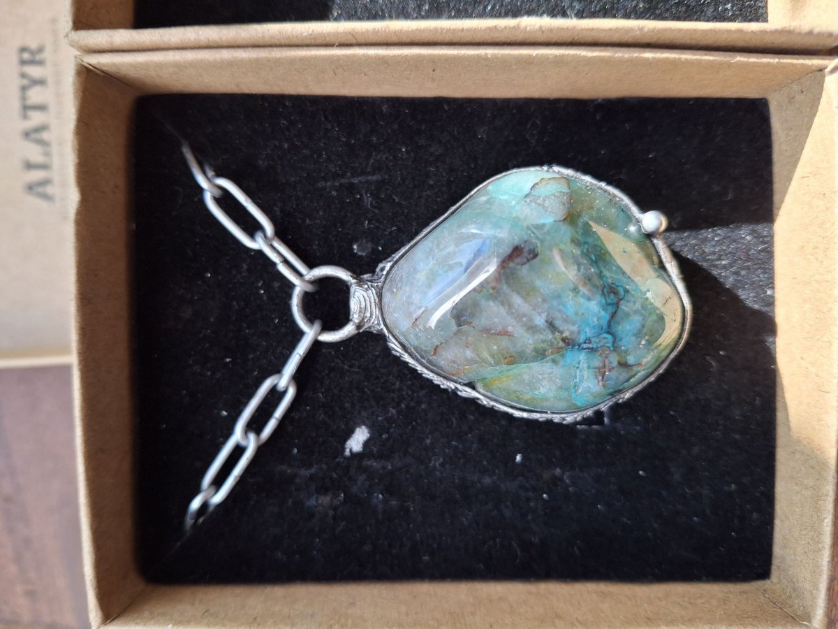 SHATTUCKIT náhrdelník