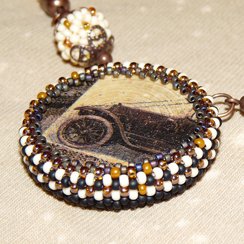 Dědeček automobil – náhrdelník