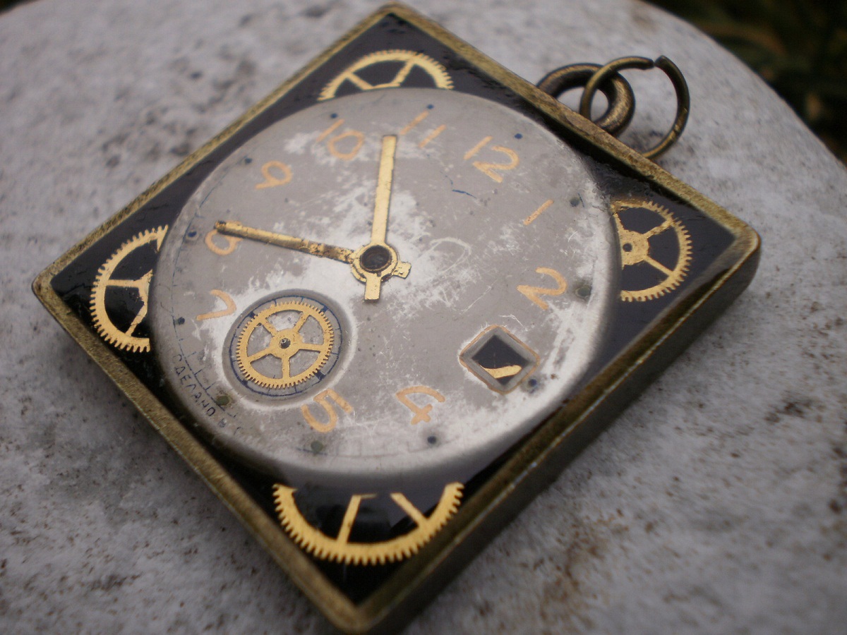 Steampunkový přívěsek