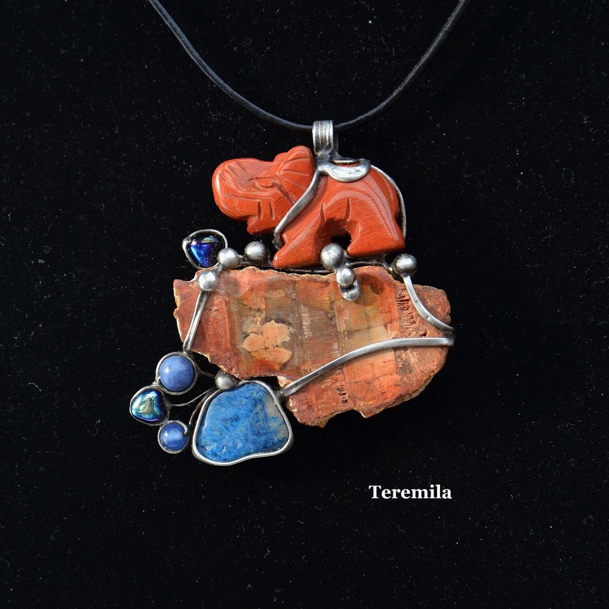 Pro štěstí - zkamenělé dřevo, jaspis