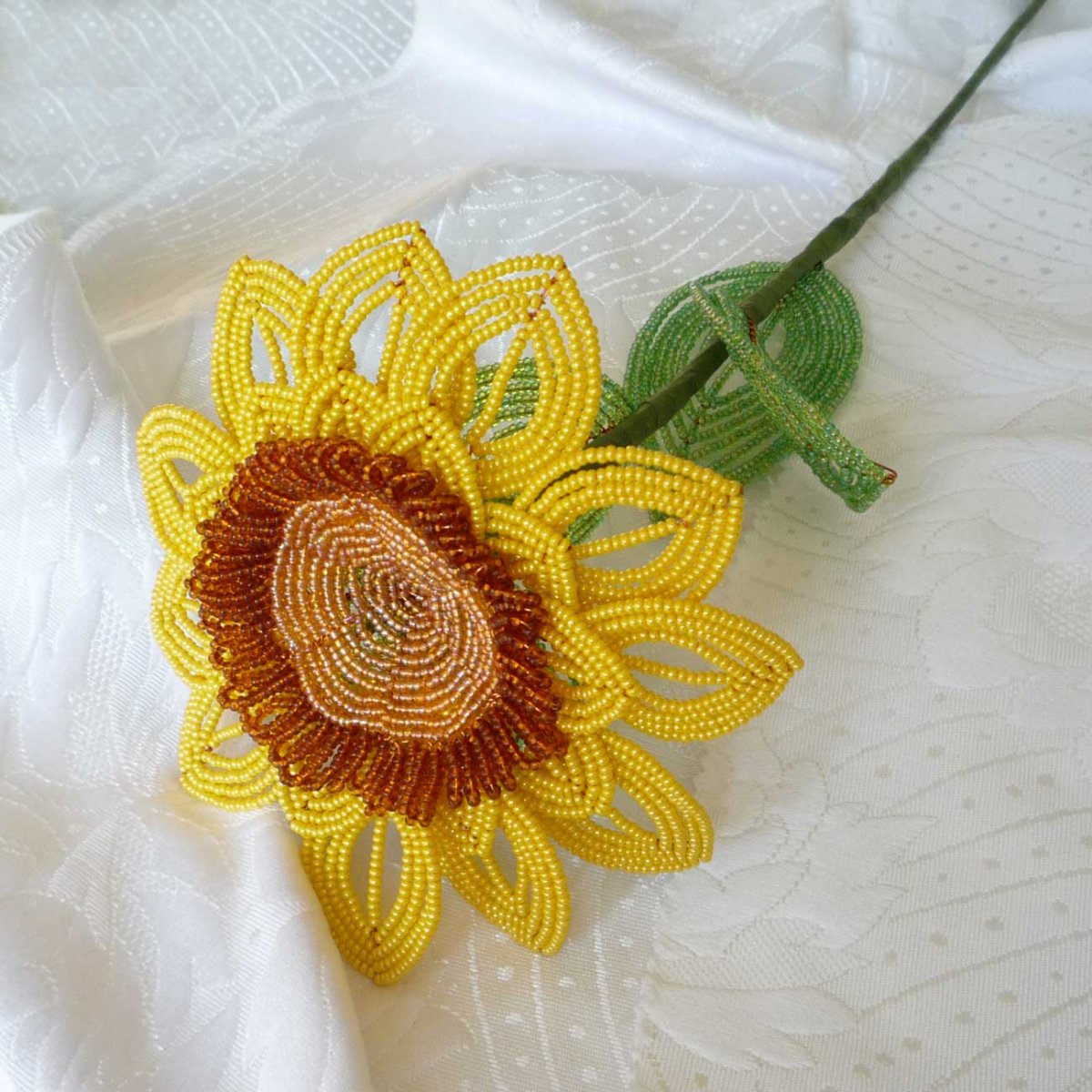 Slunečnice z korálků