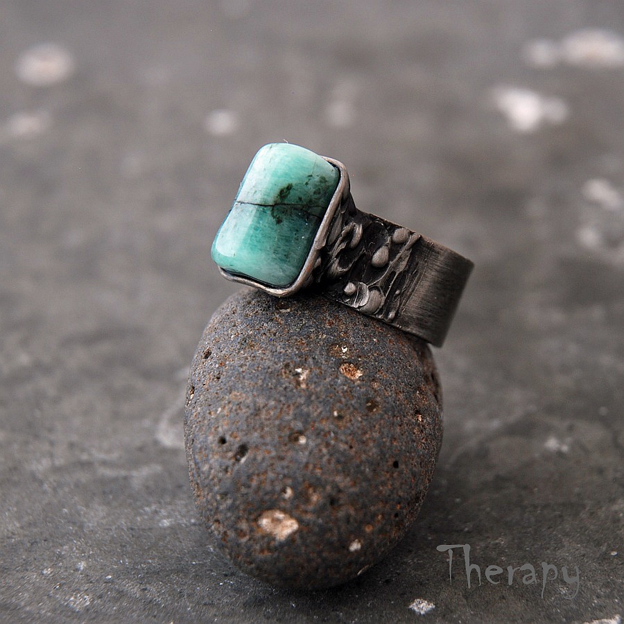 Prstýnek se smaragdem