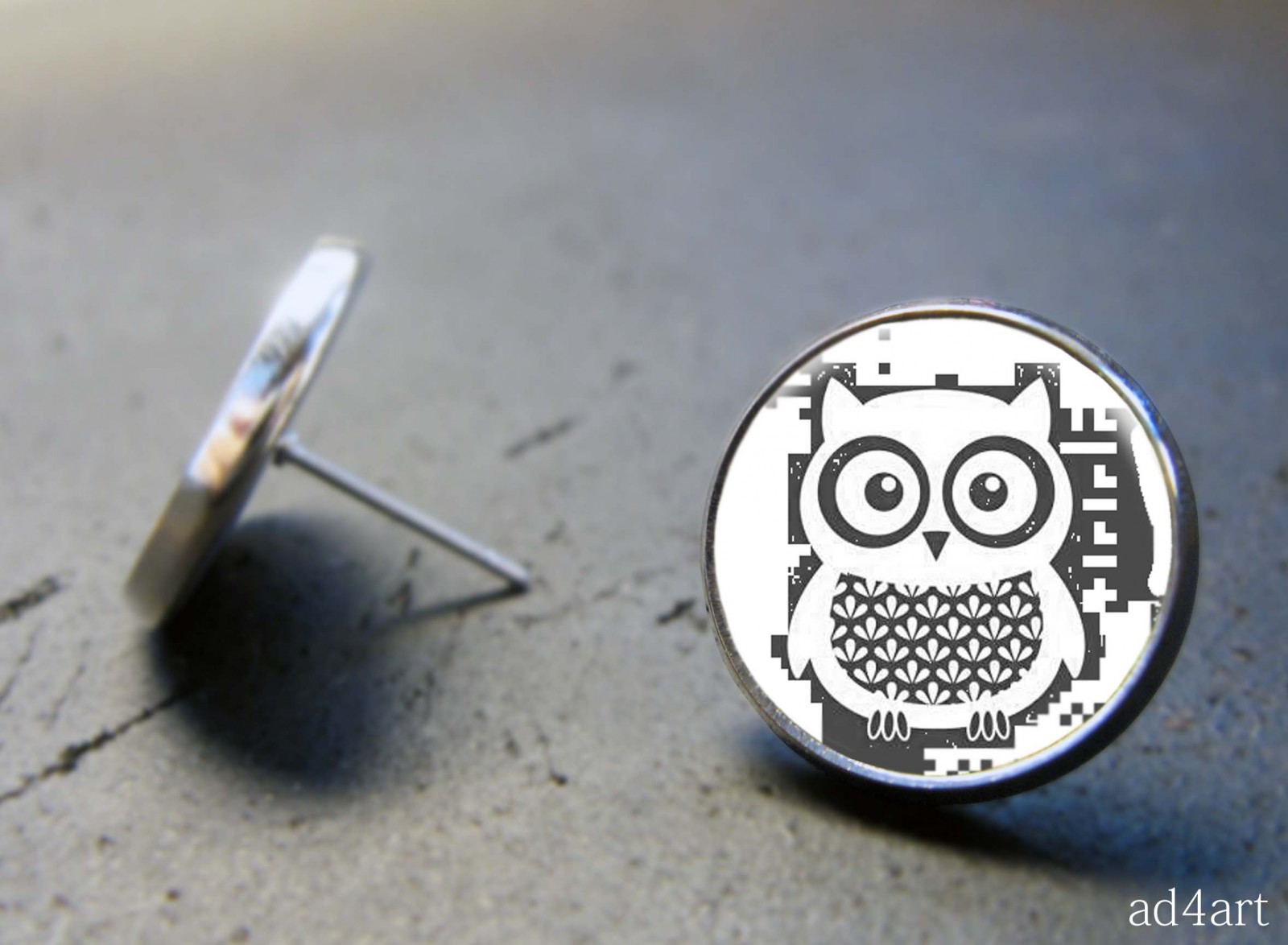 Šedá sovička z moderního světa