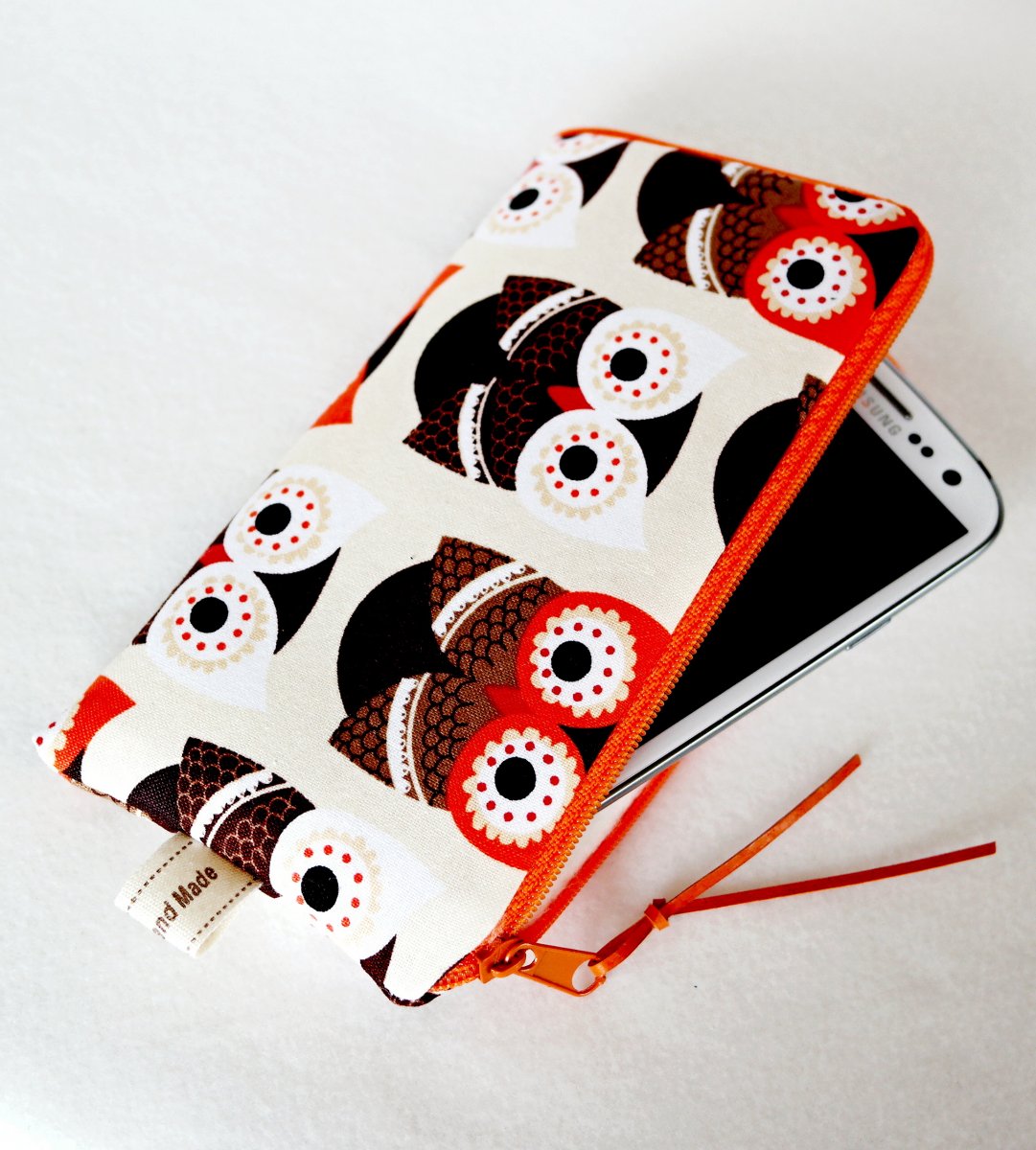 SOVY NA BÉŽOVÉ - obal na mobil