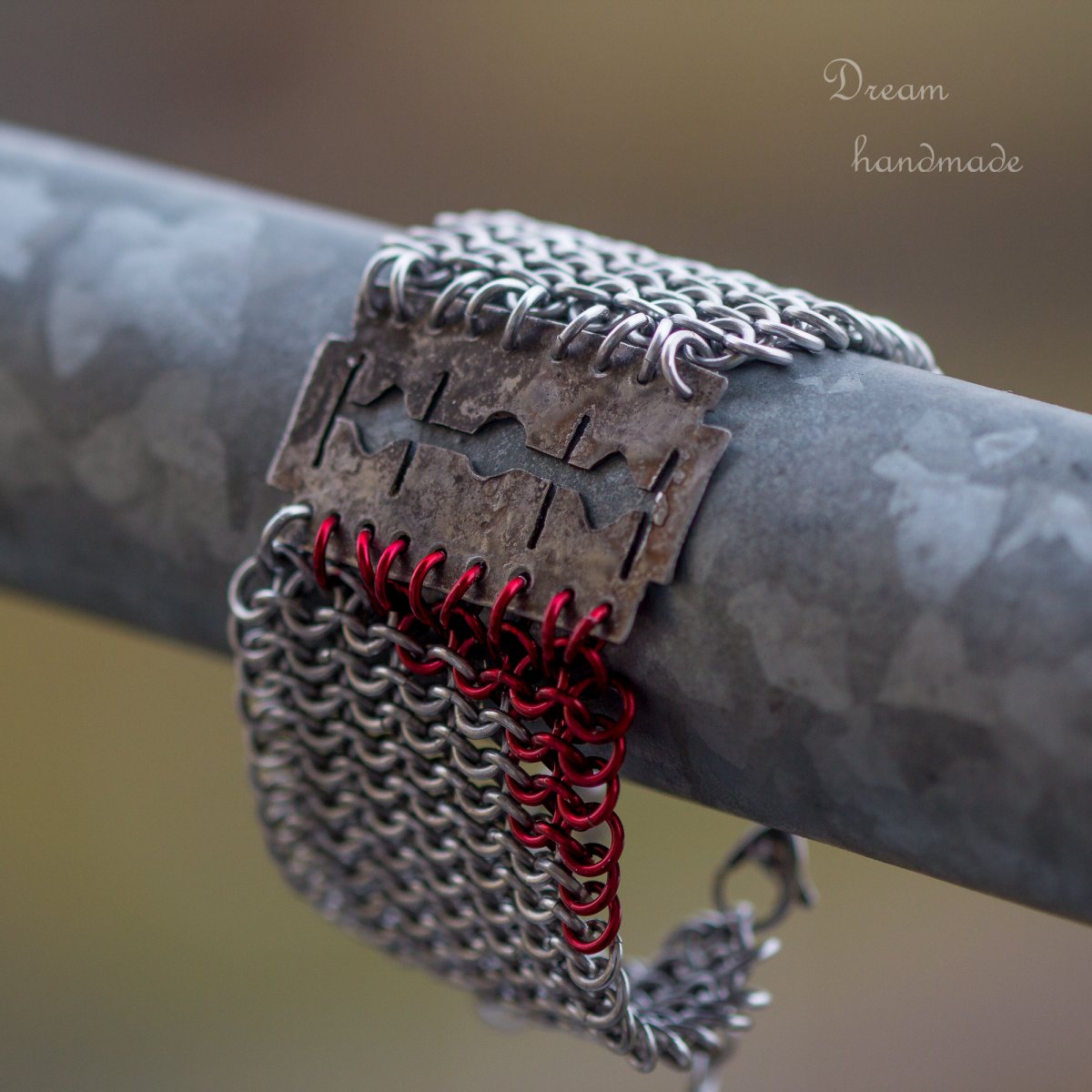 Náramek - Krvácí