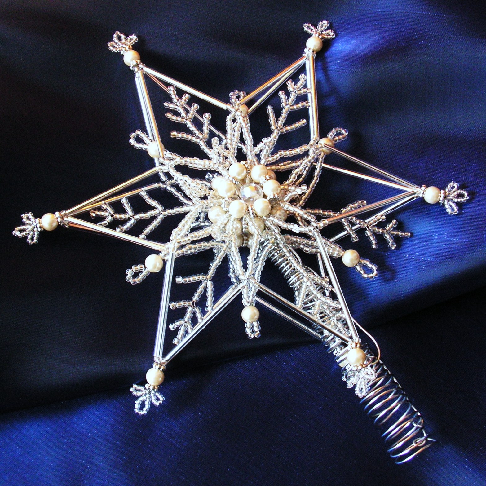 Špice na stromeček z korálků  (bílá/stříbrná)