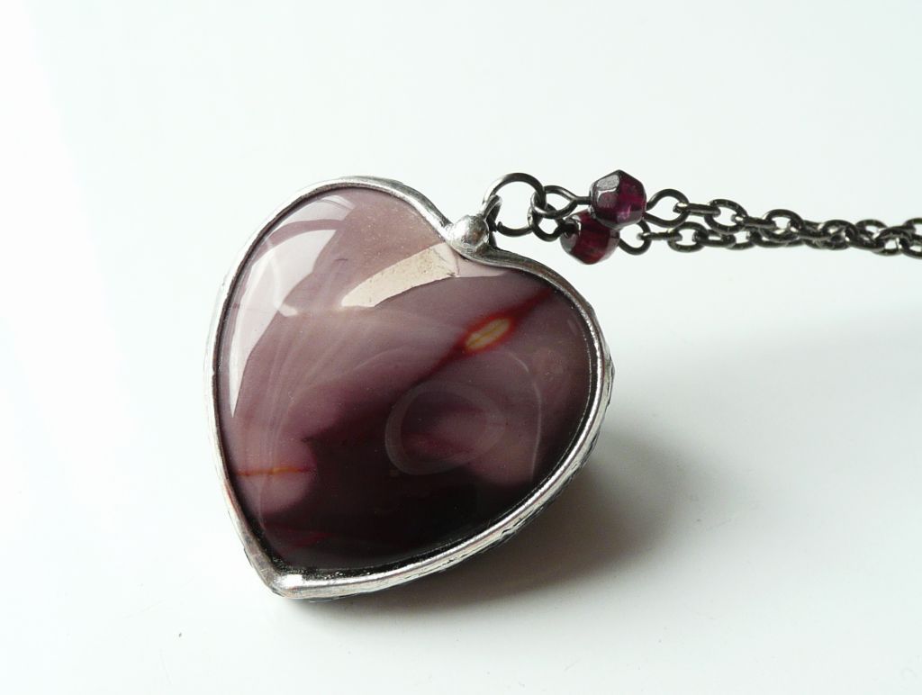 Jiskřička naděje..  (jaspis, granát)