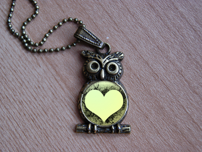 Sovička - přívěsek na řetízku - Žluté srdíčko